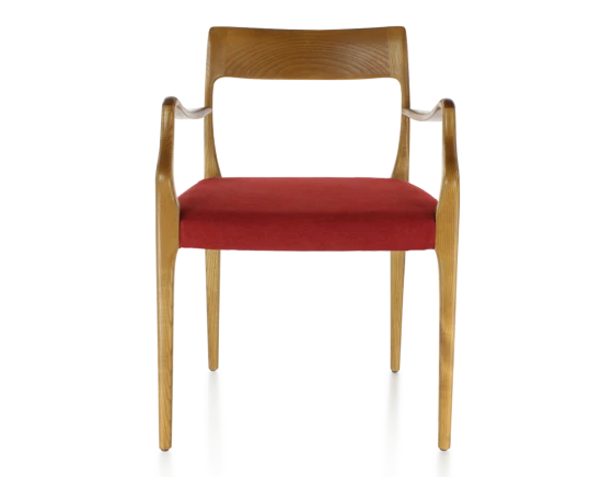 Chaise scandivave avec accoudoirs bois teinte merisier assise tissu bordeaux