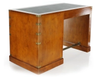 Bureau marine 5 tiroirs bois teinte merisier et cuir vert Bureau marine 5 tiroirs bois teinte merisier et cuir vert