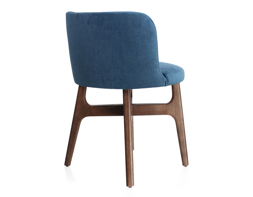 Chaise design bois teinte marron foncé assise tissu bleu jean