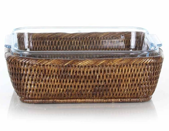 Square Pyrex dish with brown rattan stand
