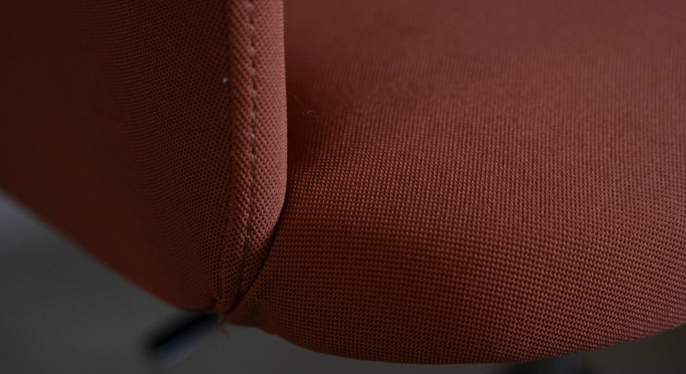 Chaise de bureau à roulette assise tissu rose