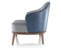 Fauteuil design cuir bleu orage et tissu pied-de-poule bleu et blanc Fauteuil design cuir bleu orage et tissu pied-de-poule bleu et blanc