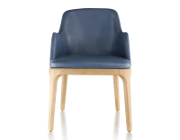 Chaise design avec accoudoirs bois teinte naturelle et cuir bleu orage Chaise design avec accoudoirs bois teinte naturelle et cuir bleu orage