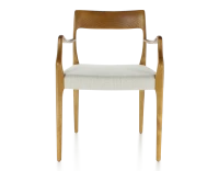 Chaise scandivave avec accoudoirs bois teinte merisier assise tissu beige naturel