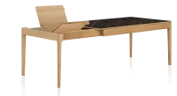 Table extensible 8 à 14 personnes en chêne et céramique allonges bois avec bois teinte naturelle et plateau céramique effet marbre noir 210x100 cm Table extensible 8 à 14 personnes en chêne et céramique allonges bois avec bois teinte naturelle et plateau céramique effet marbre noir 210x100 cm