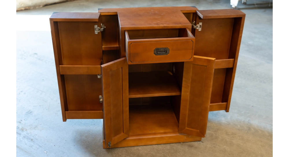 Meuble de bar style marine bois teinte merisier Meuble de bar style marine bois teinte merisier