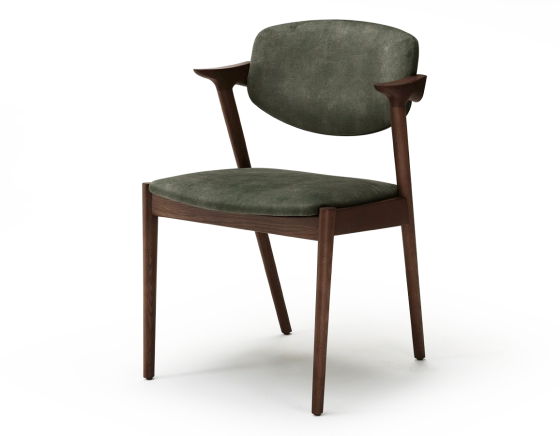 Chaise scandinave bois teinte marron foncé assise tissu velours vert forêt