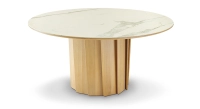 Table salle à manger ronde 6 personnes en chêne et céramique avec bois teinte naturelle et plateau céramique effet marbre blanc 140 cm Table salle à manger ronde 6 personnes en chêne et céramique avec bois teinte naturelle et plateau céramique effet marbre blanc 140 cm