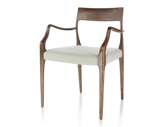 Chaise scandinave avec accoudoirs teinte marron foncé et tissu beige naturel