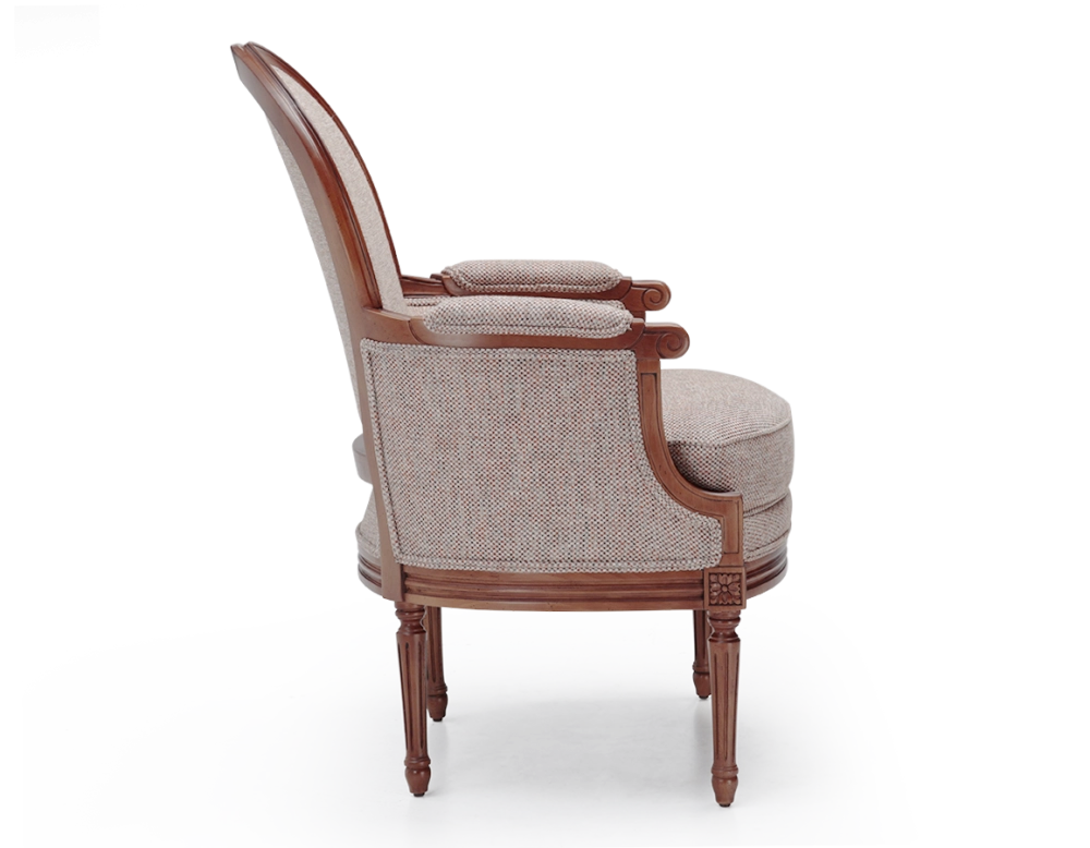 Fauteuil bergère mouluré style Louis XVI bois teinte ancienne et tissu orange Fauteuil bergère mouluré style Louis XVI bois teinte ancienne et tissu orange
