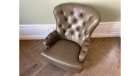 Fauteuil Chesterfield cuir vert foncé haut dossier Fauteuil Chesterfield cuir vert foncé haut dossier
