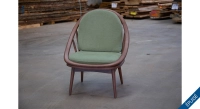 Fauteuil scandinave bois teinte noyer et tissu vert Fauteuil scandinave bois teinte noyer et tissu vert