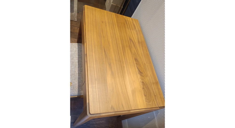 Bureau design en noyer teinte naturelle l80 cm