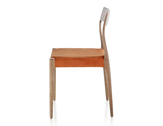 Chaise scandivave bois teinte noyer assise tissu velours terracotta