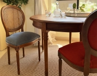 Chaise ancienne style Louis XVI bois teinte ancienne dossier canné assise tissu bleu jeans Chaise ancienne style Louis XVI bois teinte ancienne dossier canné assise tissu bleu jeans