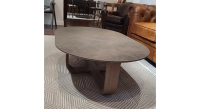 Table basse ovale en chêne et céramique avec bois teinte vintage plateau céramique effet brun oxydé 120x80 cm
