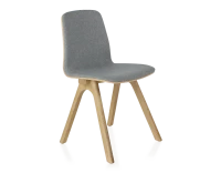 Chaise design en chêne tapissé bois teinte naturelle assise tissu gris clair
