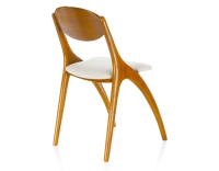 Chaise scandinave bois teinte merisier et tissu beige Chaise scandinave bois teinte merisier et tissu beige