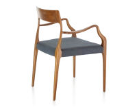 Chaise scandinave avec accoudoirs bois teinte merisier assise tissu gris Chaise scandinave avec accoudoirs bois teinte merisier assise tissu gris