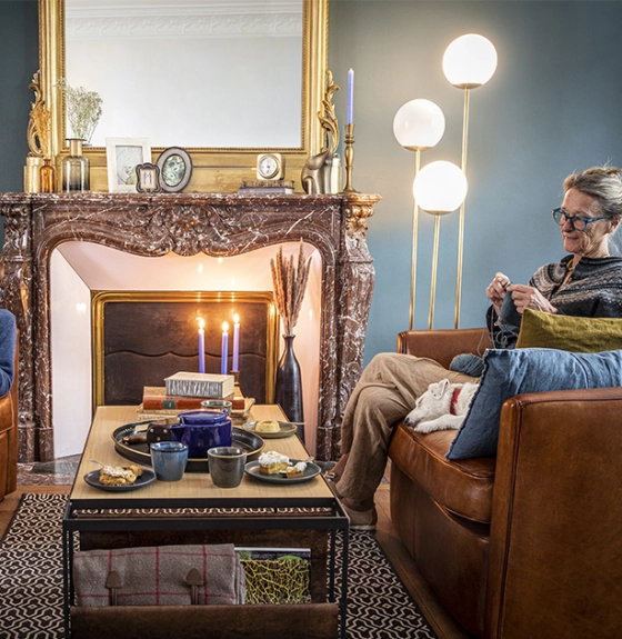 Floor lamp with gilded glass globes