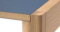 Bureau bench 2 postes chêne teinte naturelle plateau fenix bleu foncé 140x160 Bureau bench 2 postes chêne teinte naturelle plateau fenix bleu foncé 140x160