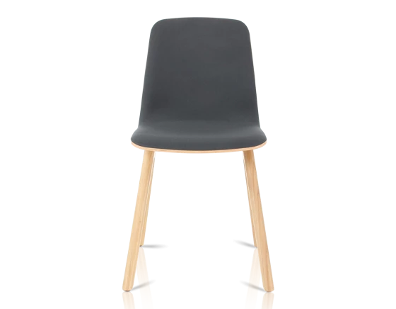 Chaise design en chêne tapissé bois teinte naturelle assise tissu gris anthracite