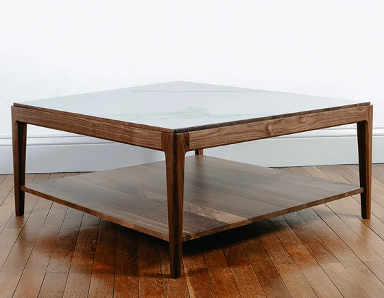 Square coffee table in walnut and ceramic with shelf in natural stained wood, white marble effect ceramic top 100x100 cm