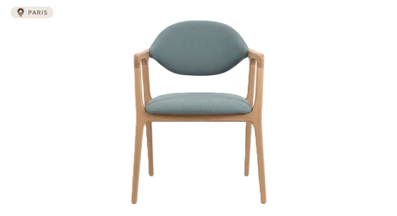 Chaise design avec accoudoirs en chêne bois teinte naturelle et bleu vert