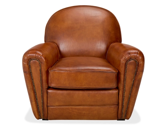 Fauteuil club cuir marron clair accoudoirs cloutés