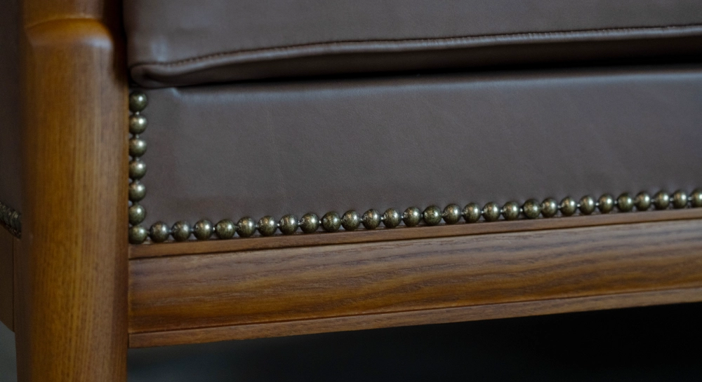 Antique 3 seater sofa bois teinte merisier et cuir noisette