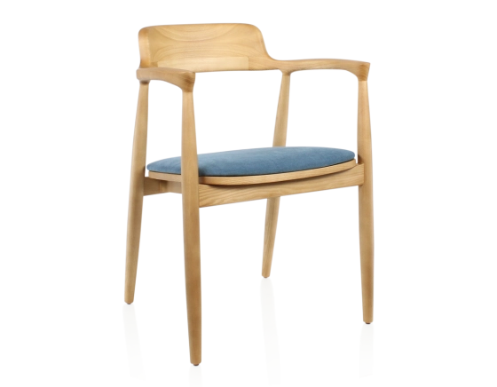 Chaise scandinave bois teinte naturelle et tissu bleu jean