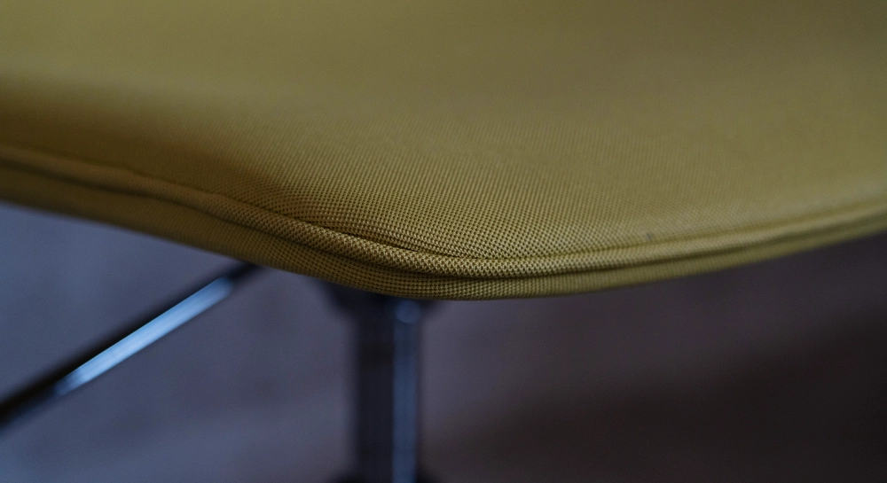 Chaise de bureau à roulettes assise tissu vert anis