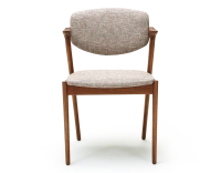 Chaise scandinave bois teinte merisier assise tissu fusion Chaise scandinave bois teinte merisier assise tissu fusion