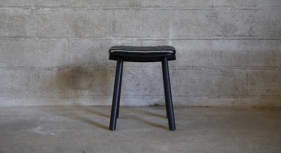 Design bar stool H65 cm natural wood finish with blue fabric seat