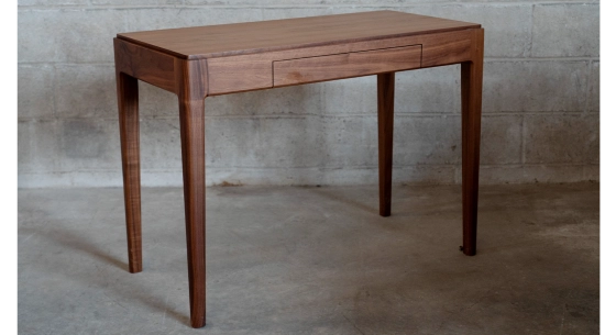 Bureau design en noyer teinte naturelle l100 cm