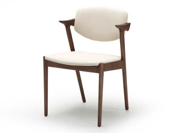 Chaise scandinave bois teinte noyer assise tissu blanc cassé