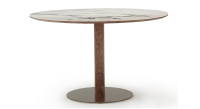 Table salle à manger ronde en noyer et céramique 4 à 6 personnes avec bois teinte naturelle et plateau céramique effet marbre blanc 110x110 Table salle à manger ronde en noyer et céramique 4 à 6 personnes avec bois teinte naturelle et plateau céramique effet marbre blanc 110x110
