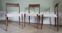 Lot de 6 chaises bois teinte marron foncée assise tissu chiné beige Lot de 6 chaises bois teinte marron foncée assise tissu chiné beige