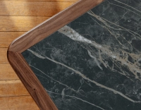 Table basse carré en noyer et céramique bois teinte naturelle plateau céramique effet marbre noir 100x100 cm Table basse carré en noyer et céramique bois teinte naturelle plateau céramique effet marbre noir 100x100 cm