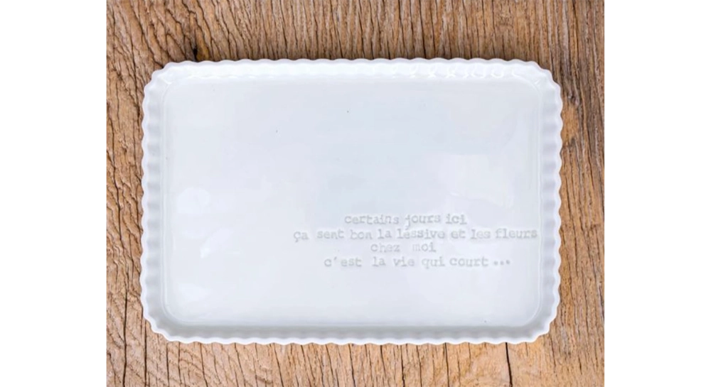 Plat rectangulaire avec message GM