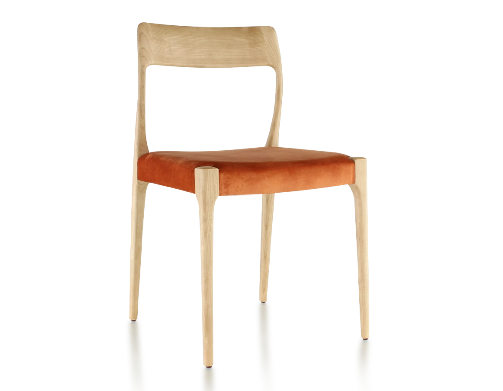 Chaise scandinave bois teinte naturelle assise tissu velours terracotta Chaise scandinave bois teinte naturelle assise tissu velours terracotta