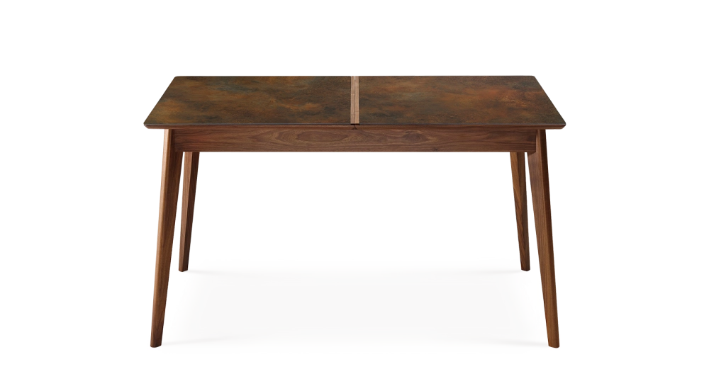 Table extensible 6 à 8 personnes en noyer et céramique allonges bois avec bois teinte naturelle et plateau céramique brun oxydé