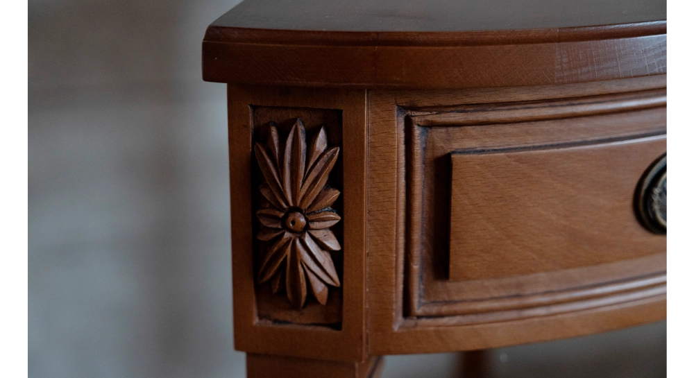 Consola antigua de media luna estilo directorio madera tinte antigua con acabado anticuario avanzado