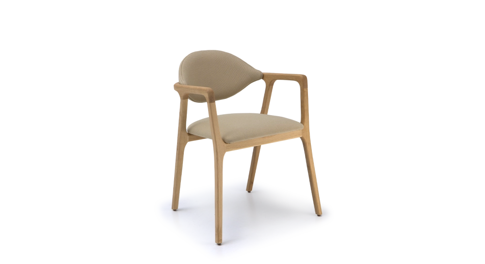 Chaise design avec accoudoirs en chêne bois teinte naturelle et tissu beige Chaise design avec accoudoirs en chêne bois teinte naturelle et tissu beige