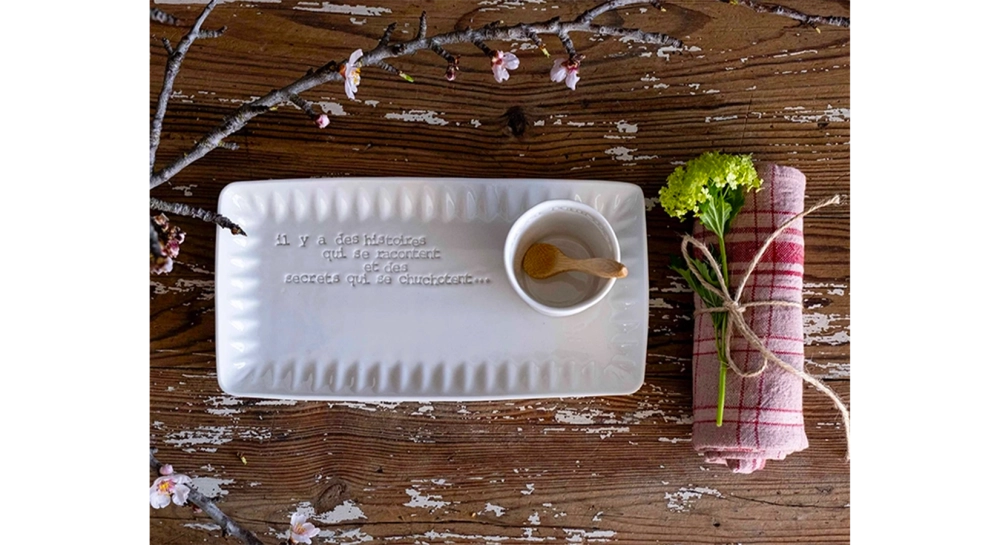 Plat rectangulaire avec message PM