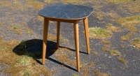 Table salle a manger carré en chêne et céramique bois teinte naturelle plateau céramique effet ardoise 90x90 cm Table salle a manger carré en chêne et céramique bois teinte naturelle plateau céramique effet ardoise 90x90 cm