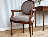 Chaise ancienne style Louis XVI avec accoudoirs bois teinte ancienne et tissu gris clair Chaise ancienne style Louis XVI avec accoudoirs bois teinte ancienne et tissu gris clair