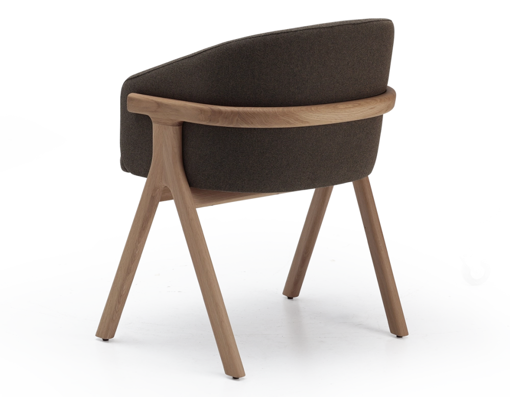 Chaise design bois teinte naturelle assise tissu marron clair Chaise design bois teinte naturelle assise tissu marron clair