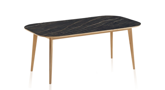 Table salle à manger en chêne et céramique 8 à 10 personnes avec bois teinte naturelle et plateau céramique effet marbre noir 210x100 cm