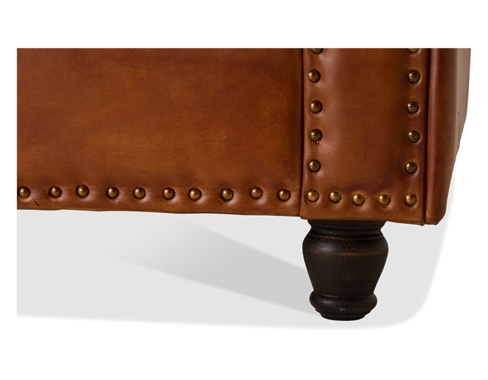 Canapé Chesterfield cuir 3 places marron clair accoudoirs cloutés Canapé Chesterfield cuir 3 places marron clair accoudoirs cloutés